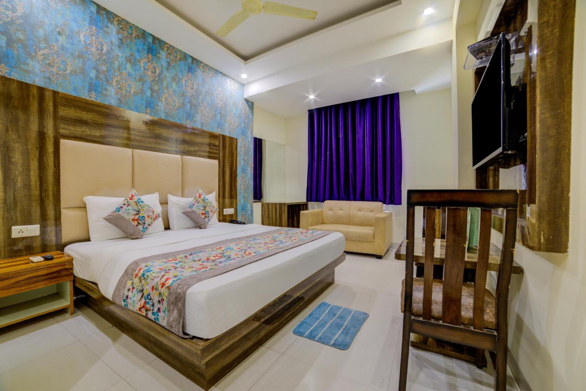 Hotel Smart Plaza By Smart Group Nuova Delhi Esterno foto