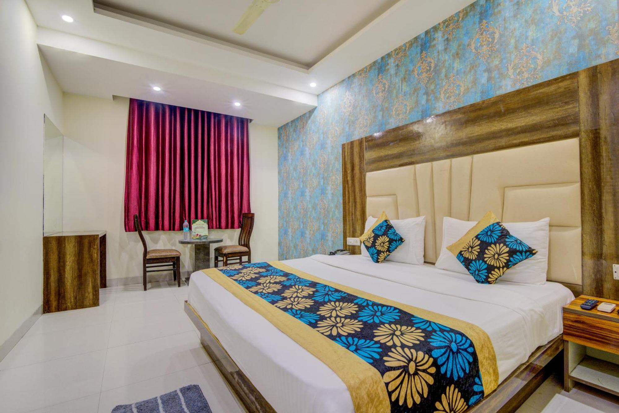 Hotel Smart Plaza By Smart Group Nuova Delhi Esterno foto